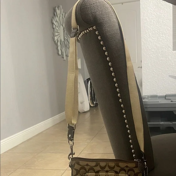 🤗 SOLD 🤗 Coach Tan and Brown Crossbody Bag - Picture 2 of 6